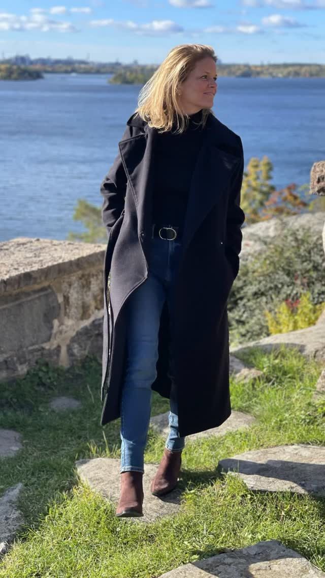 Instagram post from mojofurnitureliving. This post is in position 1.